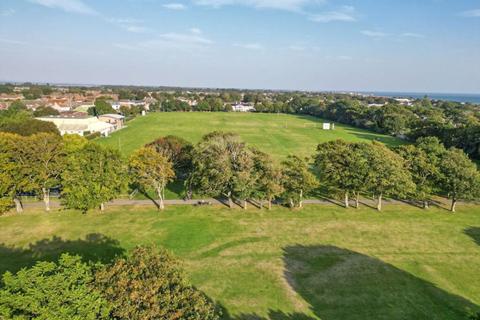 4 bedroom detached house for sale, Fernhurst Close, Hayling Island