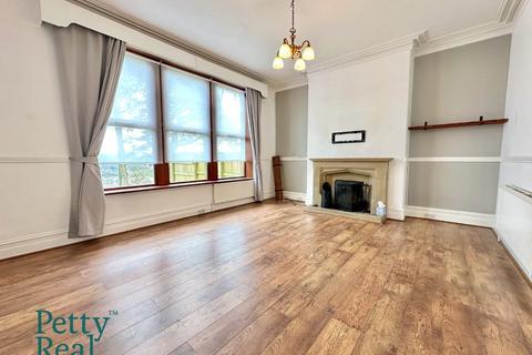 4 bedroom semi-detached house for sale, Wheatley Lane Road, Barrowford