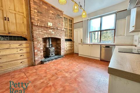 4 bedroom semi-detached house for sale, Wheatley Lane Road, Barrowford