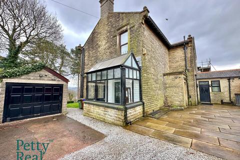 4 bedroom semi-detached house for sale, Wheatley Lane Road, Barrowford