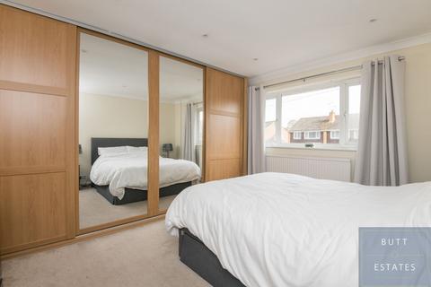 44 Broadfields Road, Exeter, EX2 5RF