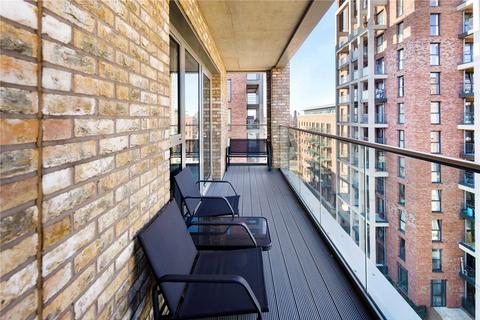 3 bedroom flat for sale, Chapman House, 17 Shipbuilding Way, London, E13