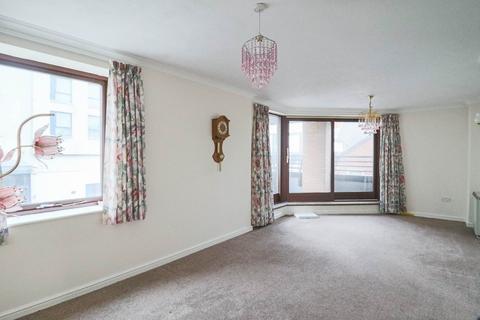 2 bedroom flat for sale, Carlton Mansions North, Sea Front