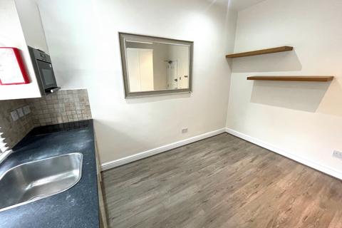 Studio to rent, Finsbury Park Road, Finsbury Park, N4