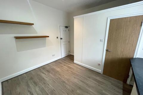 Studio to rent, Finsbury Park Road, Finsbury Park, N4