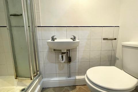 Studio to rent, Finsbury Park Road, Finsbury Park, N4