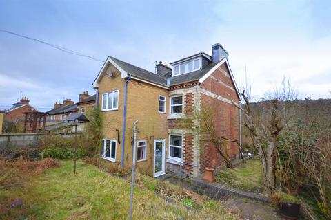 3 bedroom end of terrace house for sale, Hafren Terrace, Llanidloes