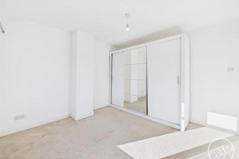 2 Bowood Crescent, Leeds, LS7 2PY