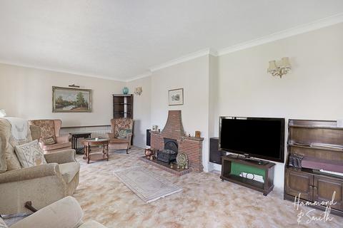 2 bedroom chalet for sale, Highfield Place, Epping CM16