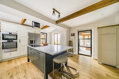 1, Burntwood Cottages Basingstoke Road, Martyr Worthy, Winchester, SO21 1AE