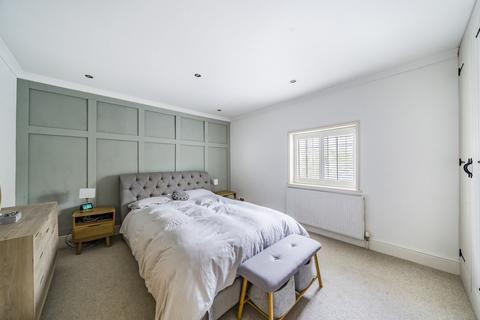 1, Burntwood Cottages Basingstoke Road, Martyr Worthy, Winchester, SO21 1AE