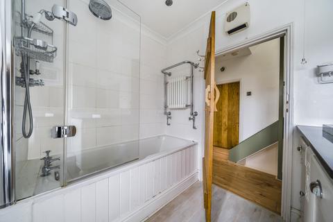 1, Burntwood Cottages Basingstoke Road, Martyr Worthy, Winchester, SO21 1AE