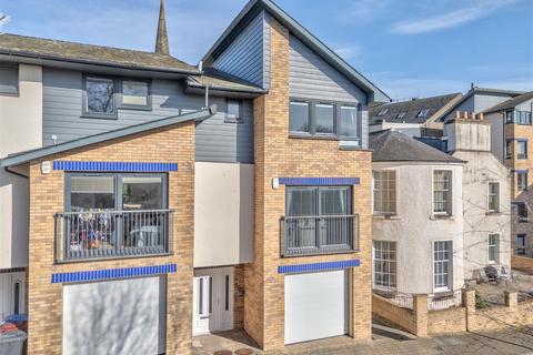 4 bedroom townhouse for sale, Mcvicars Lane, Dundee DD1