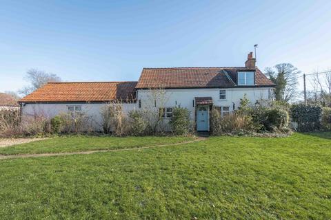 3 bedroom cottage for sale, Yaxham, Dereham
