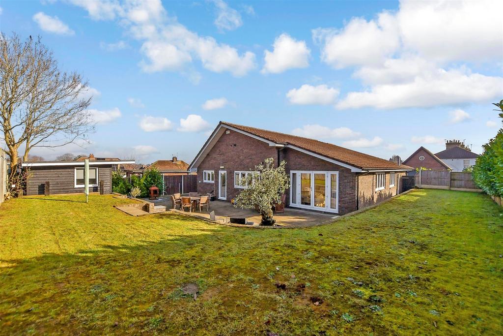 Ditton Kent Bell Lane, Ditton, Aylesford, Kent 4 bed detached bungalow for sale - £ ...
