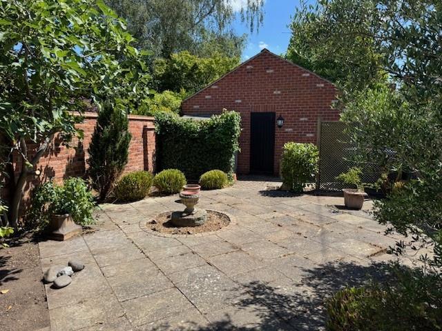 Garden2.jpg