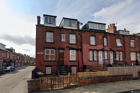 6 bedroom property for sale, Hardy Terrace - Block of 6 Flats, Leeds, LS11