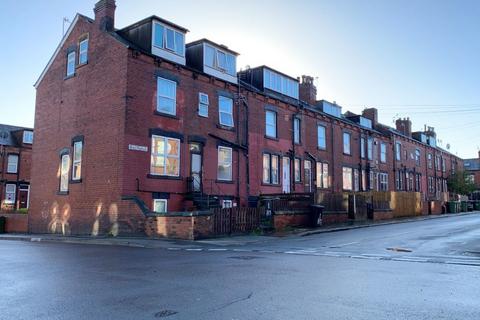 6 bedroom property for sale, Hardy Terrace - Block of 6 Flats, Leeds, LS11