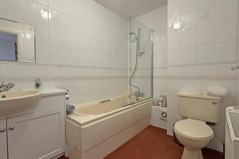 2 bedroom apartment for sale, Atlantic Way, Bideford EX39