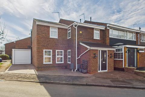 3 bedroom end of terrace house for sale, Glamis Close, Woodhall Farm