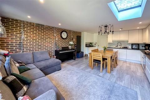 4 bedroom end of terrace house for sale, Leyland Avenue, St. Albans, Hertfordshire, AL1