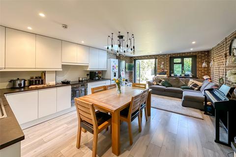 Leyland Avenue, St. Albans, Hertfordshire, AL1