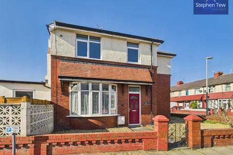 3 bedroom end of terrace house for sale, The Crescent, Blackpool, FY4