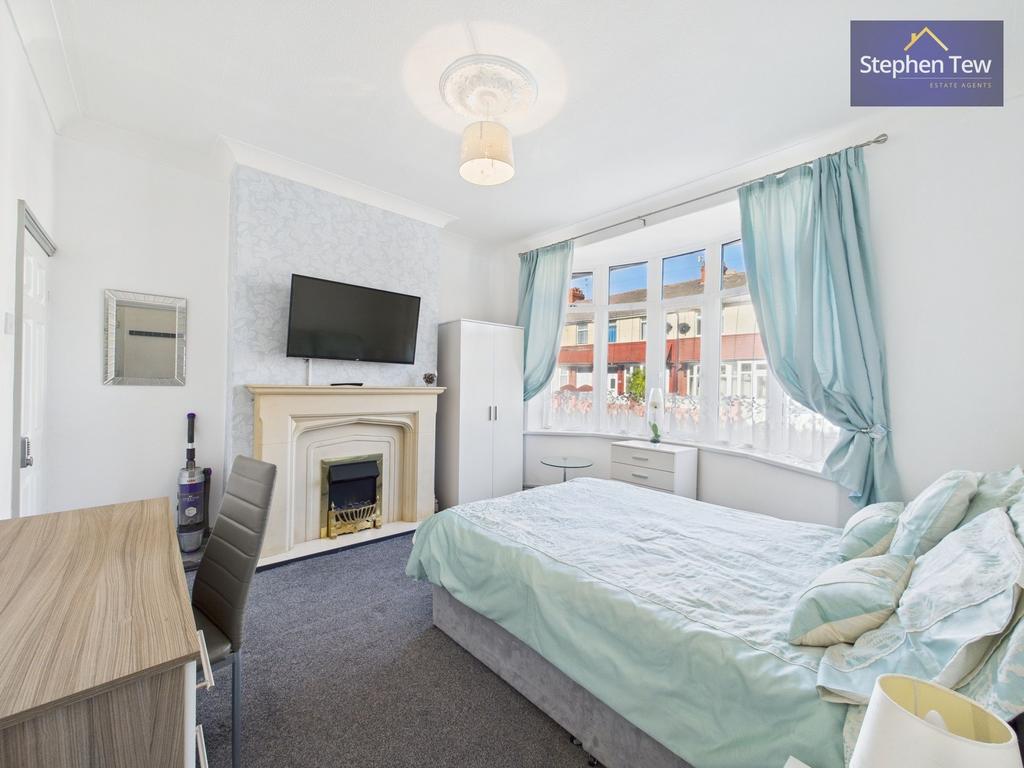 Dining Room/4th Bedroom