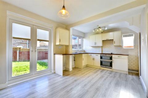 3 bedroom semi-detached house for sale, Welwyn Road, Wollaton