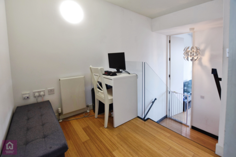 2 bedroom flat for sale, Woodfield Road, Altrincham, Greater Manchester, WA14
