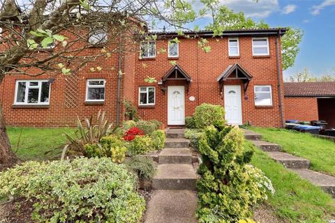 2 bedroom terraced house to rent, Wych Hill Park, Woking GU22