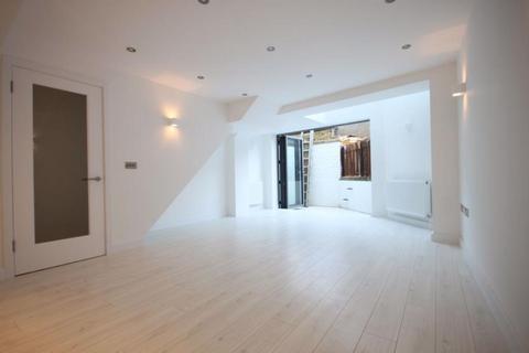 2 bedroom flat for sale, Gloucester Avenue, London NW1