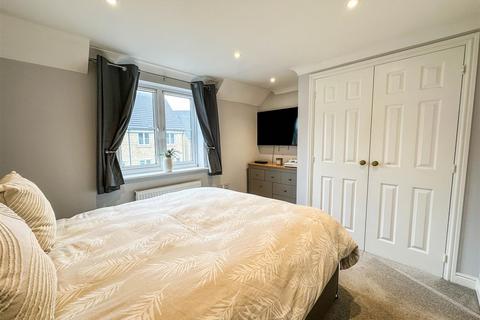 9 Loiret Crescent, Malmesbury, SN16 9GW