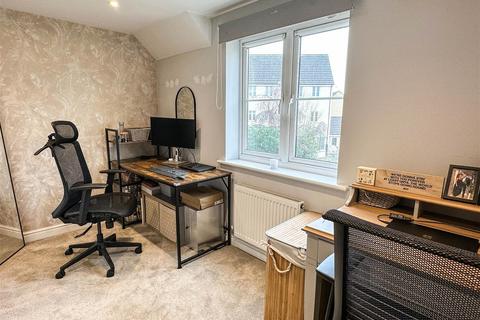 9 Loiret Crescent, Malmesbury, SN16 9GW