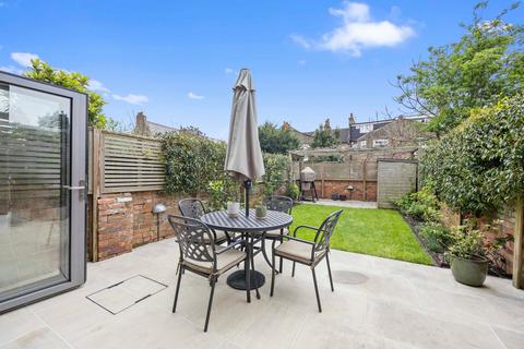 4 bedroom terraced house to rent, Buchanan Gardens, Kensal Rise, NW10