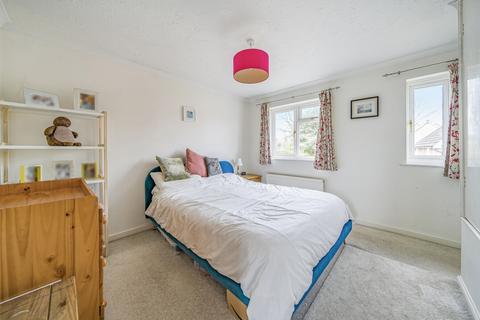 53 Badger Close, Guildford, GU2 9WA