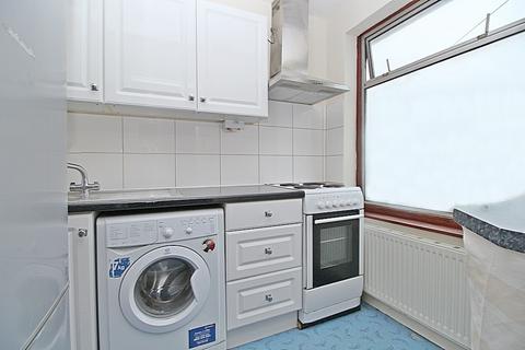 1 bedroom flat to rent, Inwood Road, Hounslow, TW3