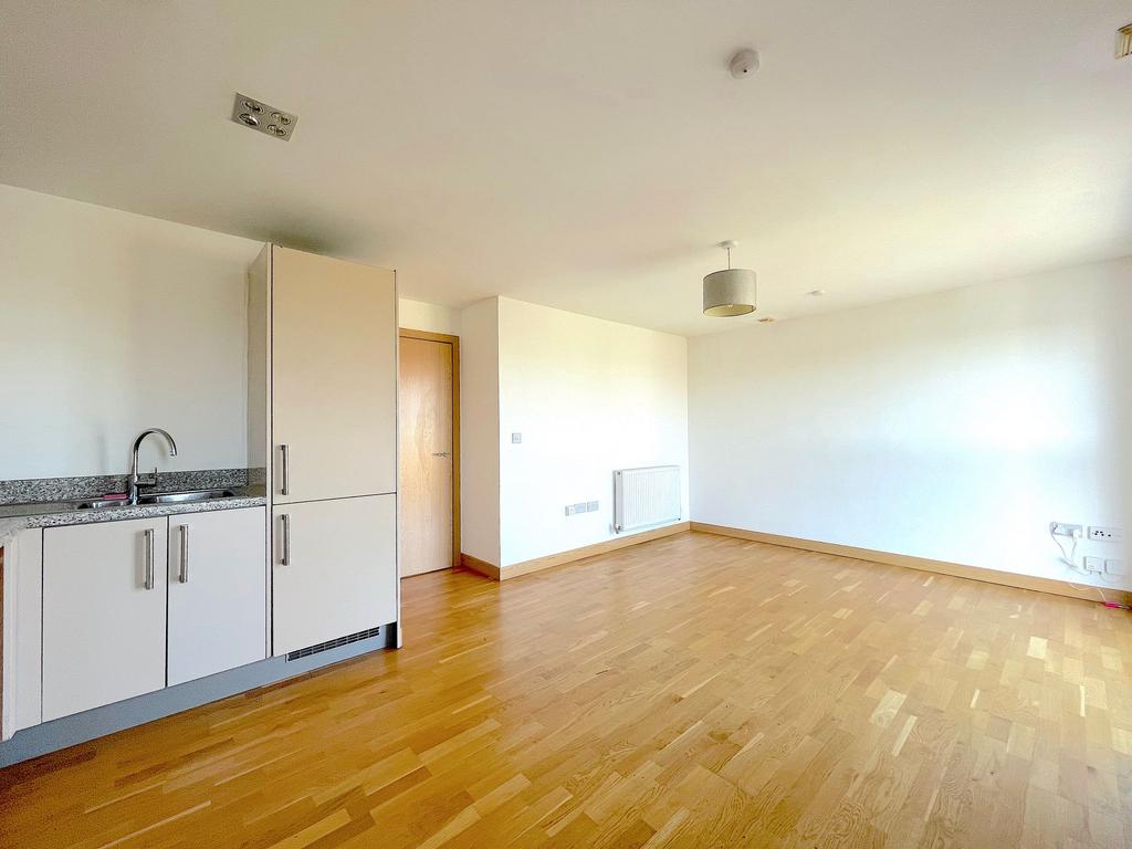 Living Room/Kitchen/Dining Room (5)