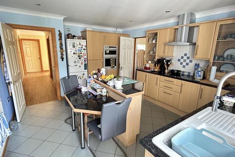 3 bedroom semi-detached bungalow for sale, Clos Nant-Y-Ci, Saron, Ammanford