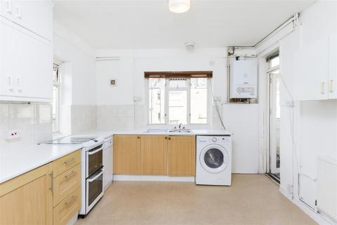 3 bedroom flat to rent, Westville Road, London, W12