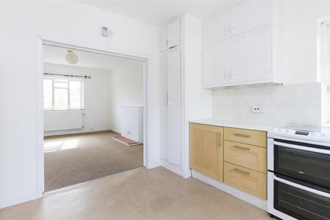 3 bedroom flat to rent, Westville Road, London, W12