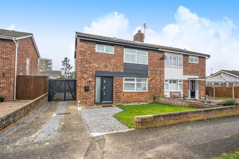 3 bedroom semi-detached house for sale, Isis Road, Bedford