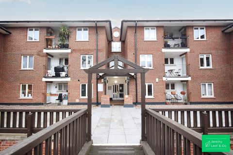 2 bedroom flat for sale, Holden Road, London, N12