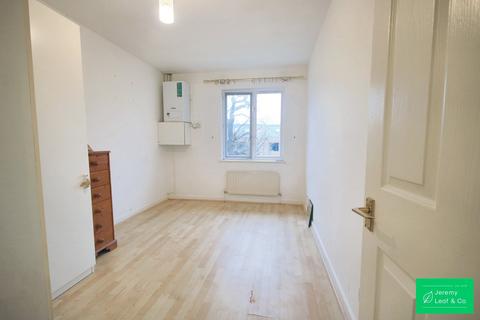 2 bedroom flat for sale, Holden Road, London, N12