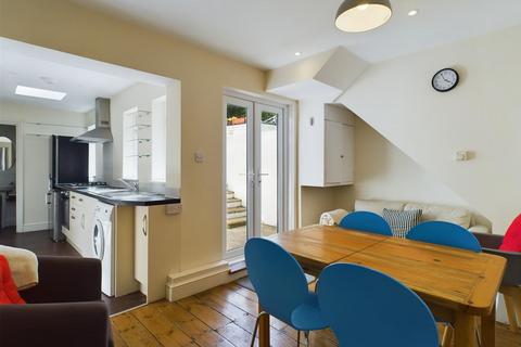 4 bedroom end of terrace house to rent, Carisbrooke Road, Brighton