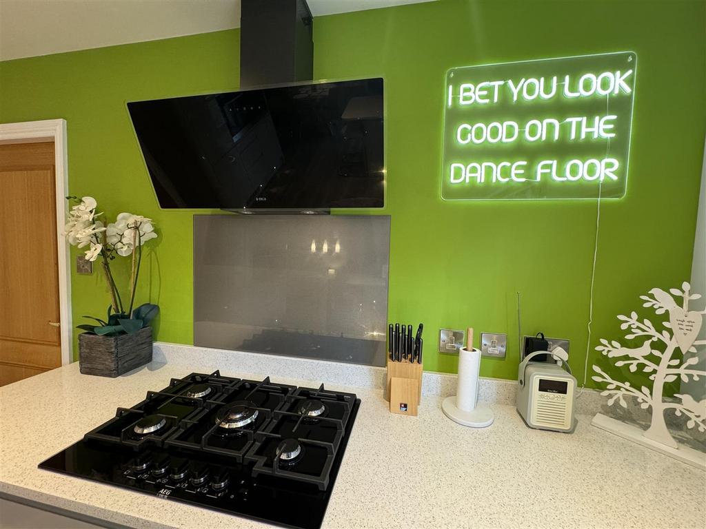 Kitchen worktop.jpg