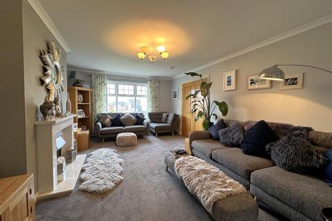 2 Admirals View, Westhill, Inverness, IV2 5GW
