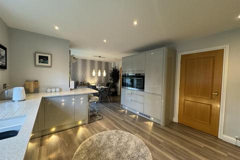 2 Admirals View, Westhill, Inverness, IV2 5GW