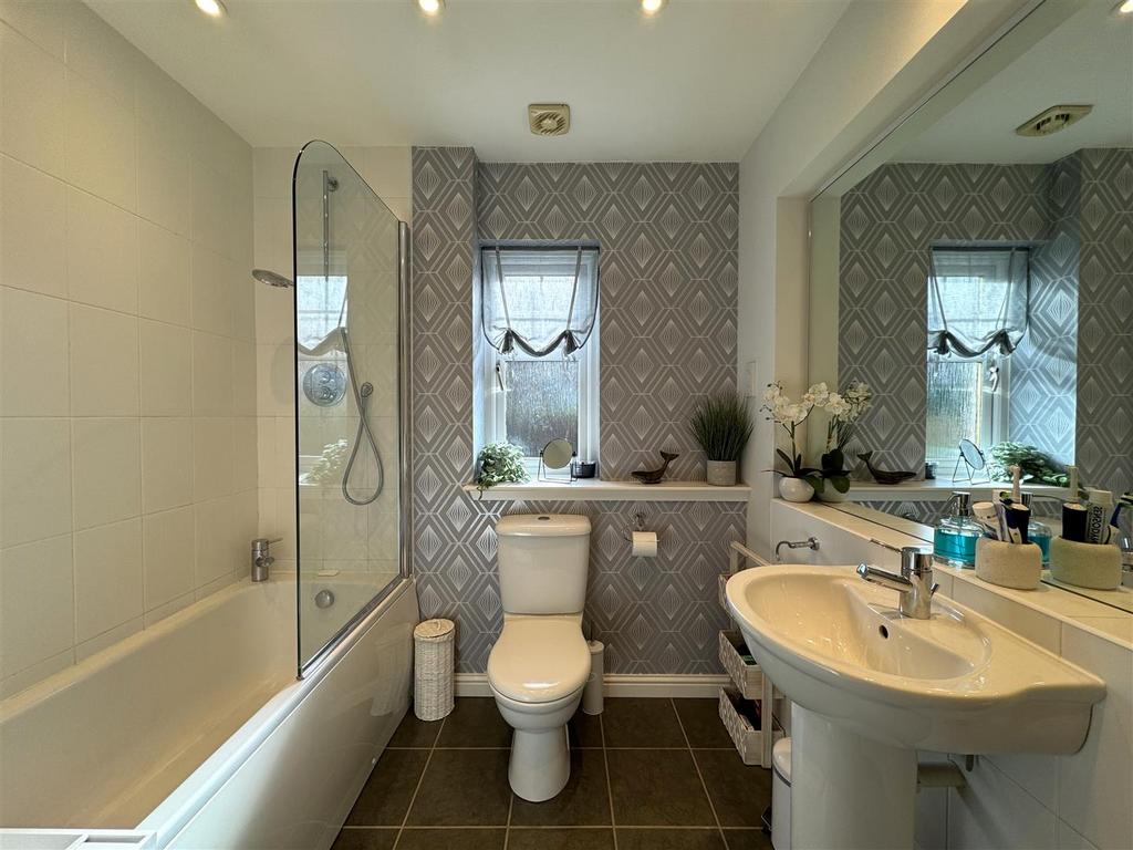 Bathroom.jpg