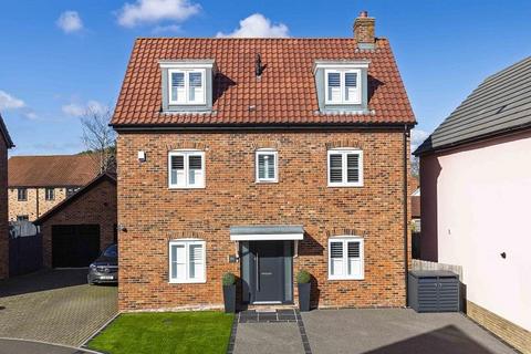 4 bedroom detached house for sale, Hummerston Close, Buntingford